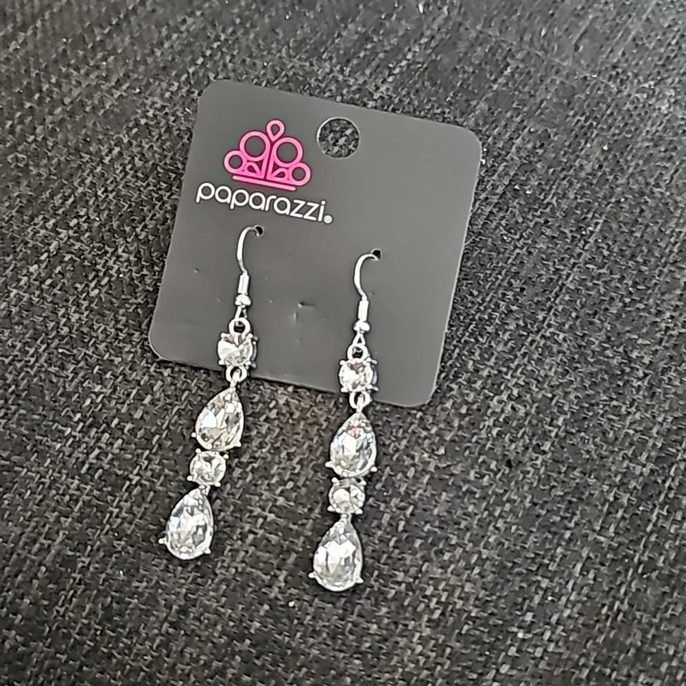 Paparazzi Raise Your Glass to Glamorous Earrings 🖤12